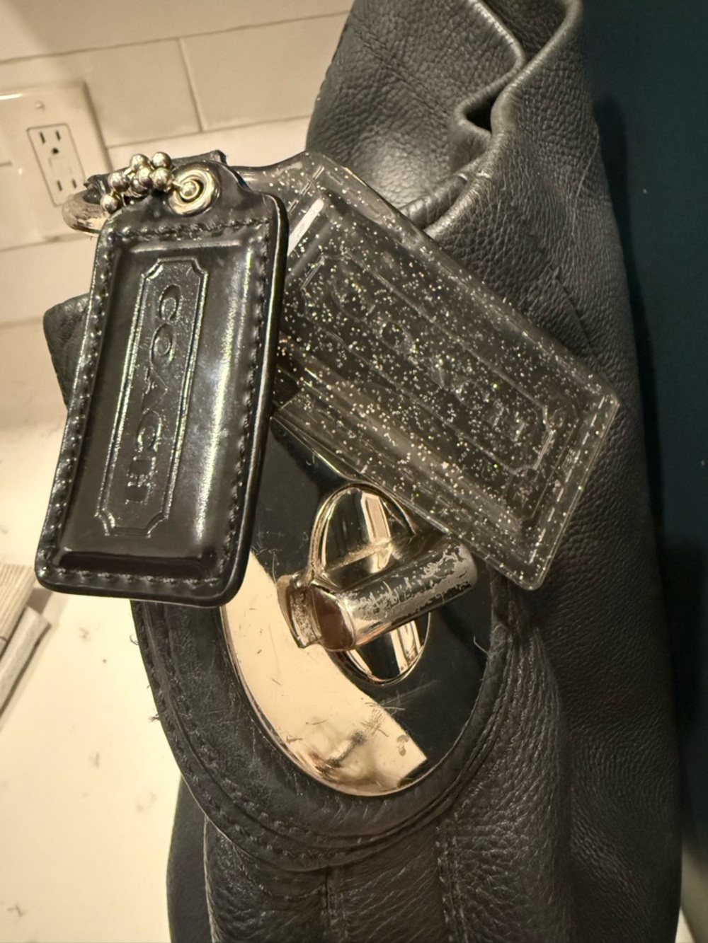 Coach 2011 Penelope, with 2 Coach Tags ,J1173-F16545, Black Pebbled Leather Bag - Picture 2 of 12